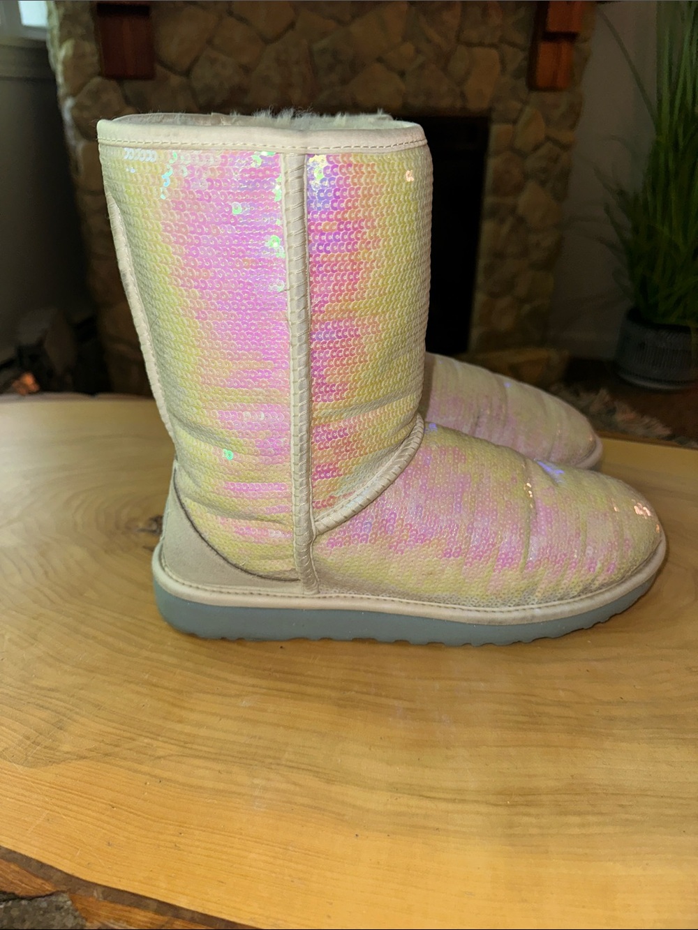 🤍🤍🤍UGGS woman’s Sequin Winter Boots - Iridescent Pink
